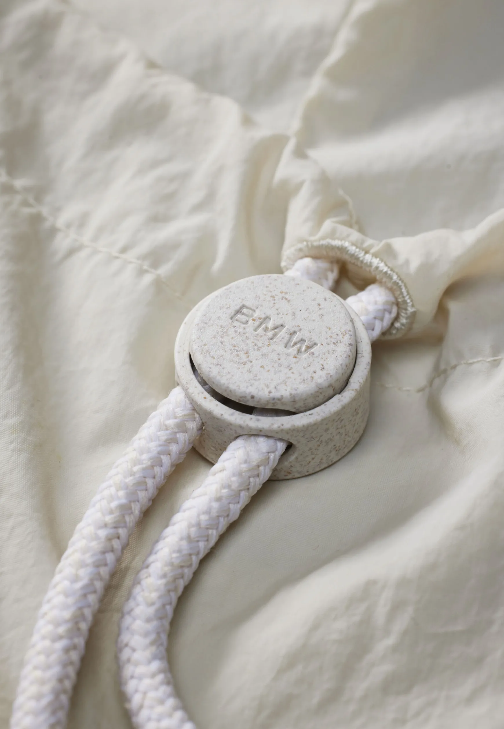 bmw_packable_jacket_5.webp Women<BMW Lifestyle BMW Packable jacket beige